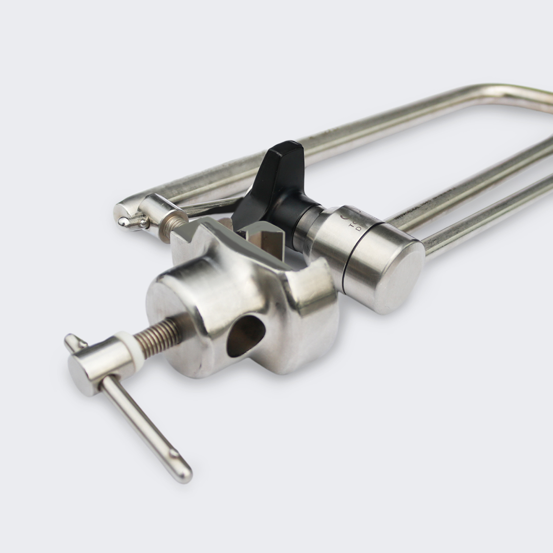 Hoyos Interlocking Retractor